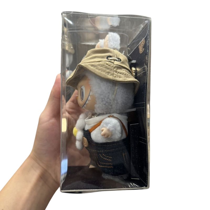 Boneco Labubu Fall in Wild