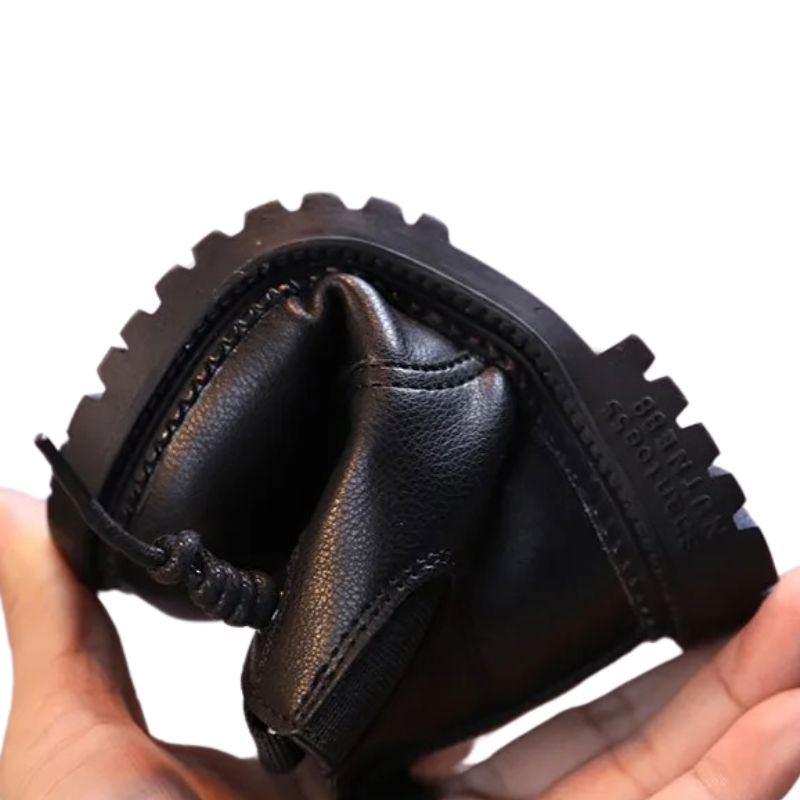 Bota Coturno de Couro Infantil Pelúciada