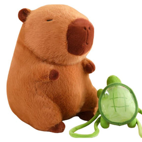 Capivara de Pelúcia com Capuz de Morango e Mochila de Tartaruga