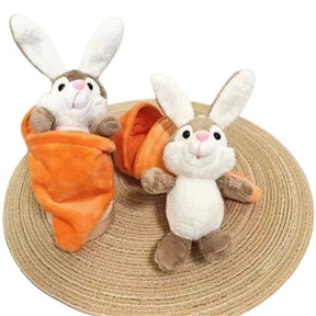 Mini Coelho de pelúcia com cenoura